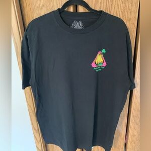 Palace vegan “nein cheese” tee XL
